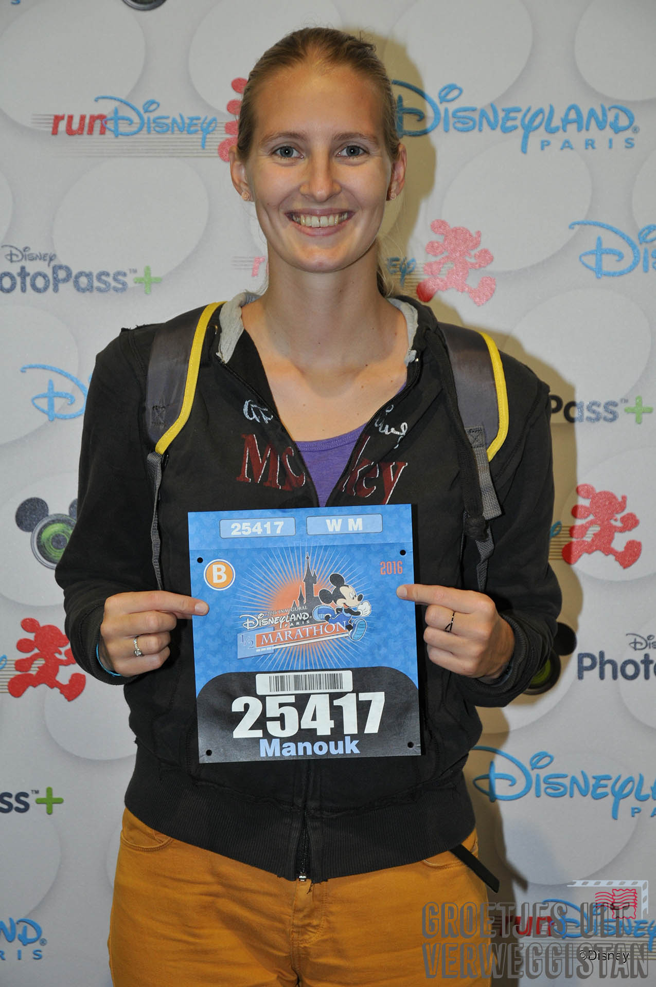 Op de foto met je startnummer voor de halve marathon in Disneyland Paris