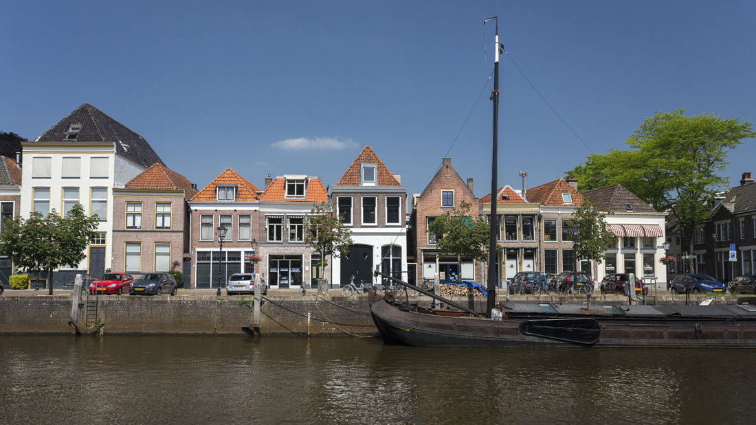 Een straatje in Zwolle aan het water