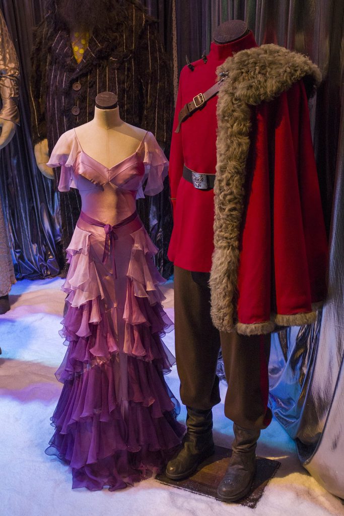 De jurk van Hermione en het pak van Viktor Krum dat ze droegen tijdens het Yule Ball in de films.