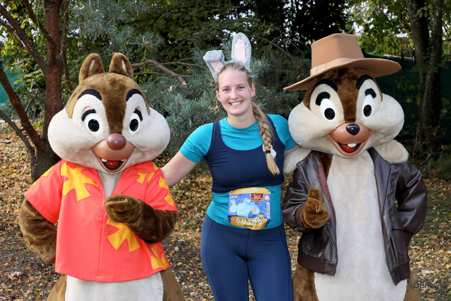 Photopass met Knabbel en Babbel of Chip and Dale tijdens de halve marathon in Disneyland Paris.