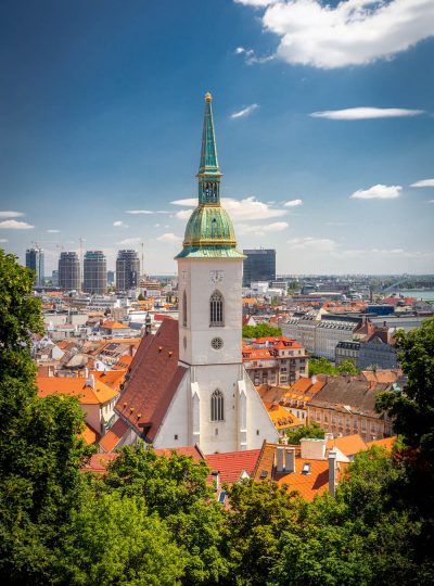 Wat te doen in Bratislava: uitzicht over Bratislava vanaf het kasteel