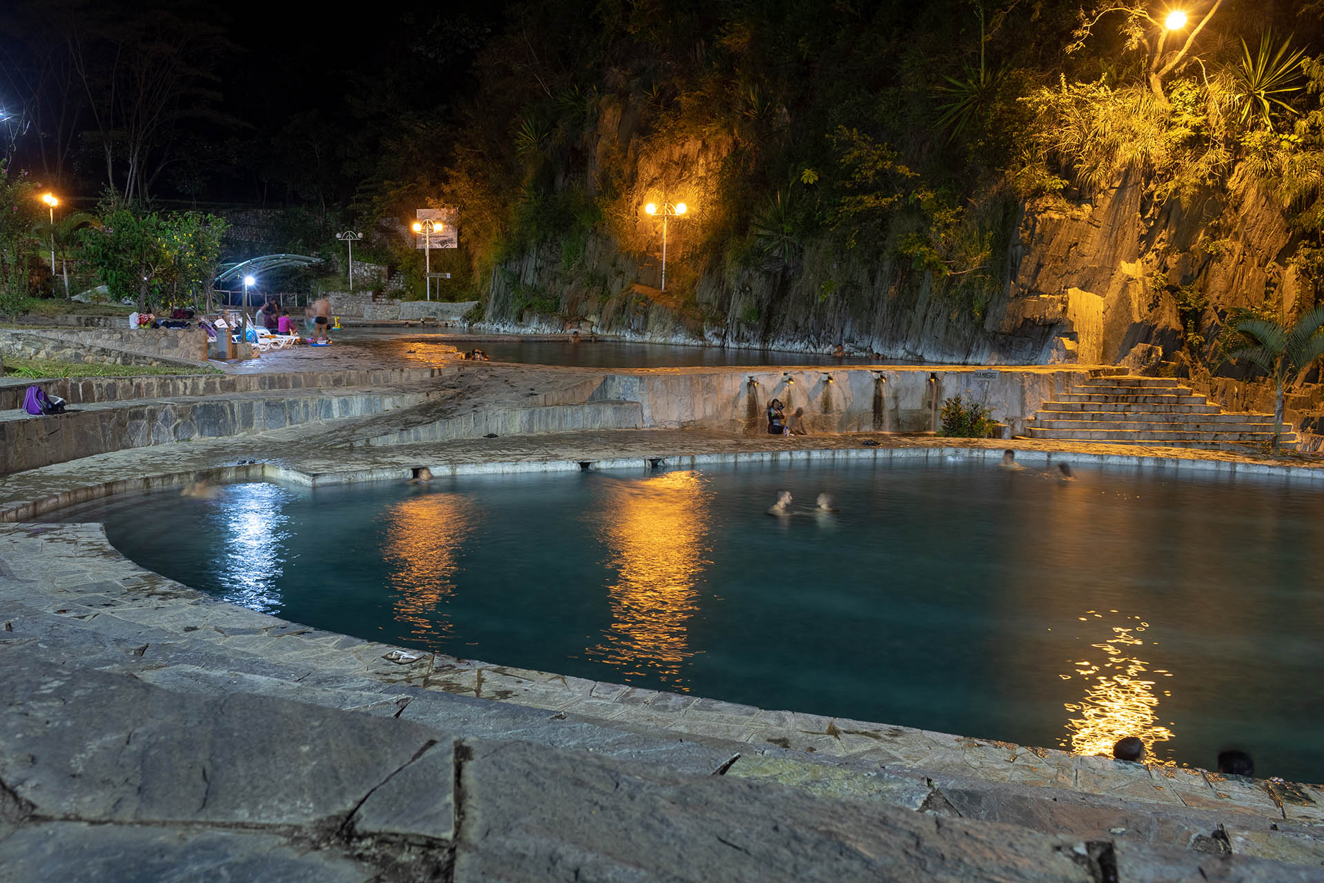 Verschillende thermale baden aan het einde van de tweede dag van de Inka Jungle Trek