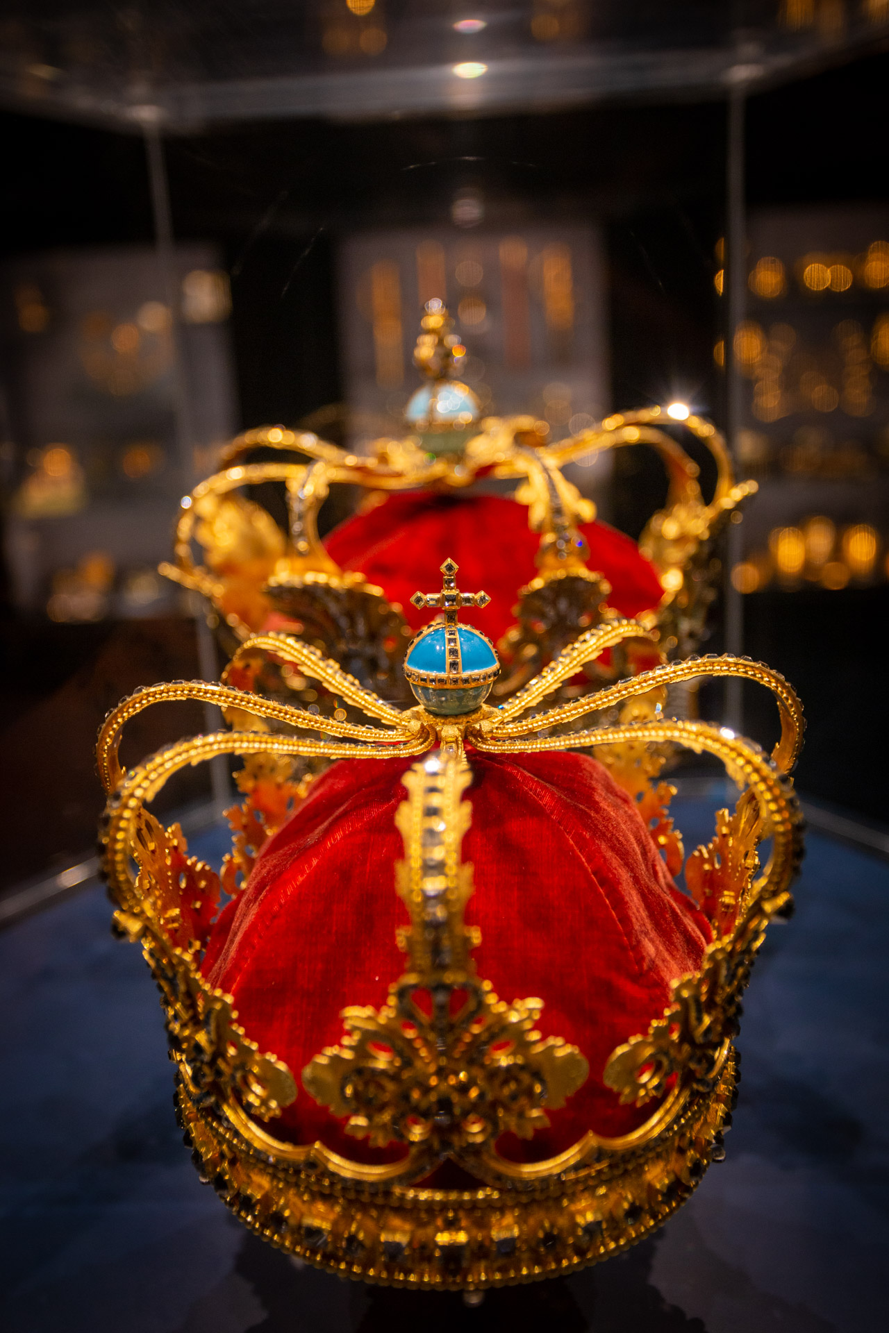 Twee kronen, onderdeel van de kroonjuewelen van Denemarken in Rosenborg