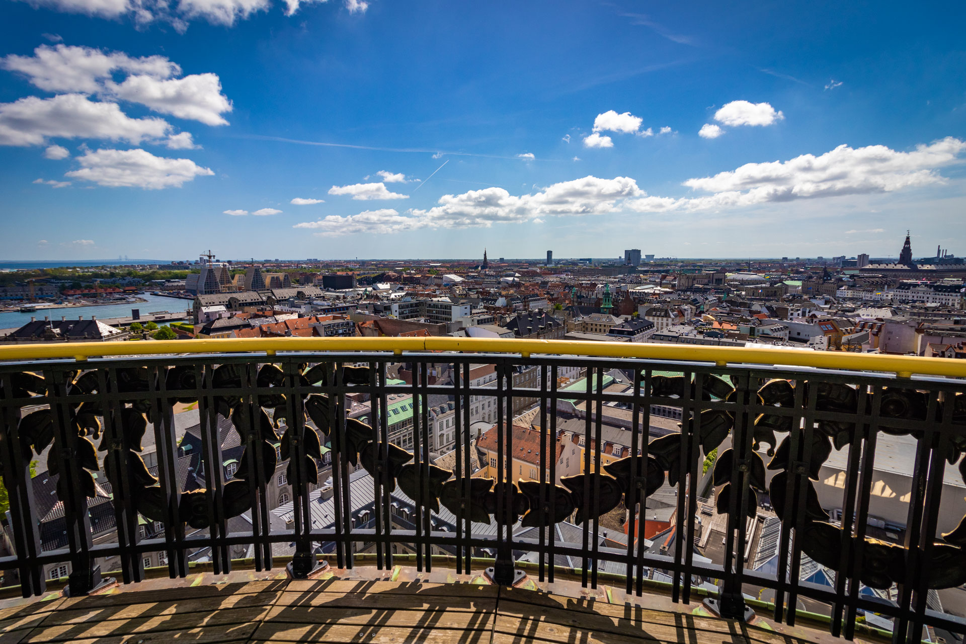 Uitzicht over Kopenhagen met ervoor het balkon van de Marmorkirken in Kopenhagen