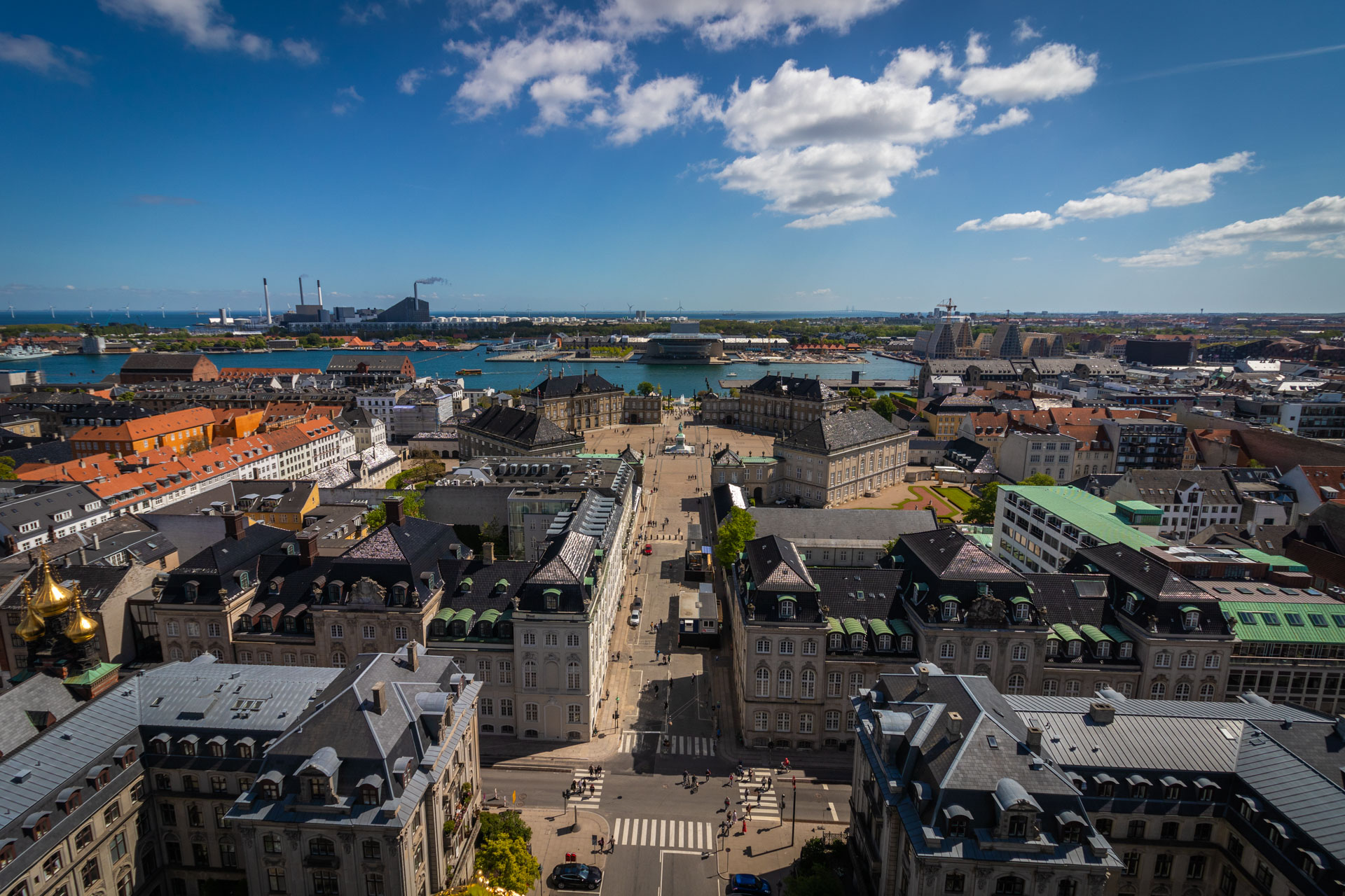 Uitzicht over Kopenhagen vanaf de koepel van de Frederiks Kirke of Marmorkirken in Kopenhagen, een van de mooiste uitzichtpunten in Kopenhagen